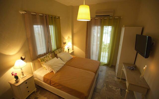 Niriides Luxury Studios