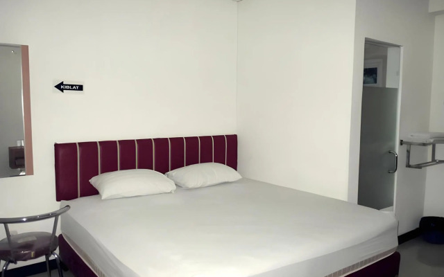 RedDoorz Plus @ Jalan Pemuda Jakarta