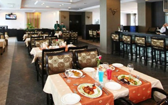 Hotel Signature Grand