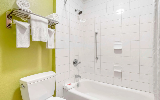 Econo Lodge Moss Point - Pascagoula