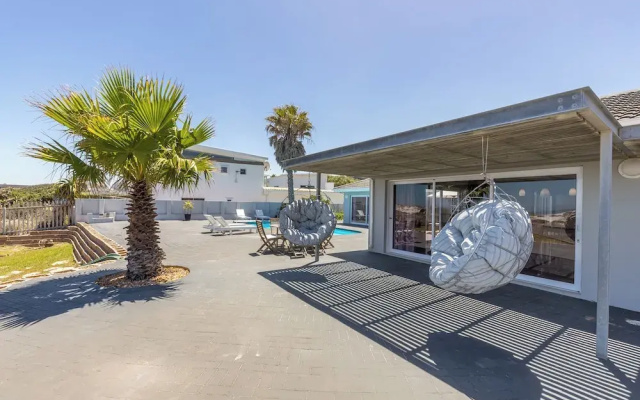 Beachfront, Private Pool, Pizza Oven, Pool Table, Fast Internet, Family Friendly