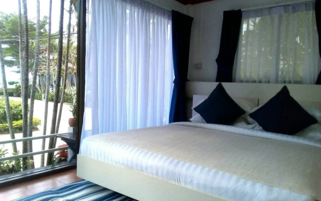 Chomtalay Resort at Had Chaosamran Beach