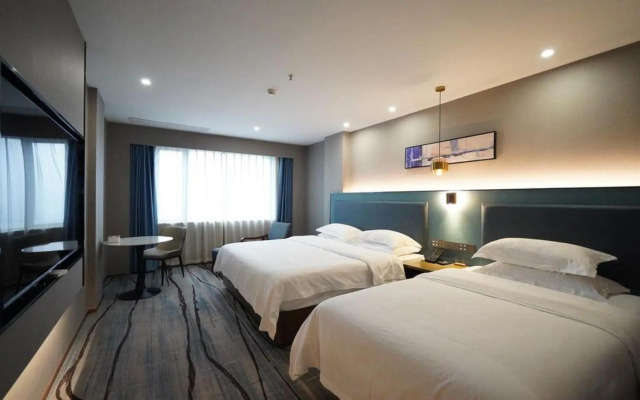 Liangjing Grand Hotel (Jingdezhen People's Square & Yuyaochang Park)