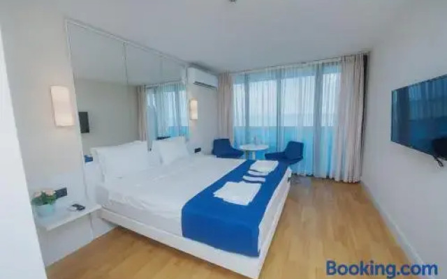 Seaside Apartments
