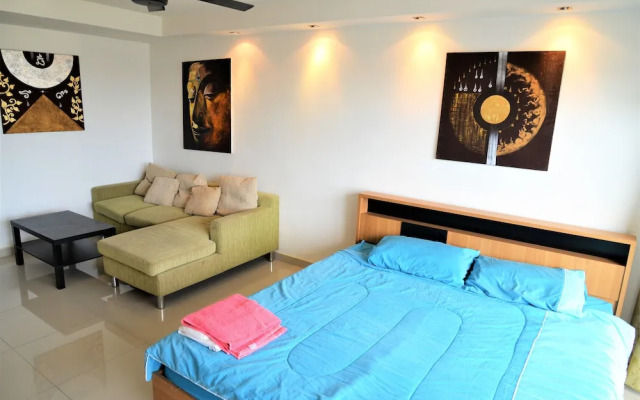 Pattaya Plaza Condotel Large Studio Apartment Sukhumvit