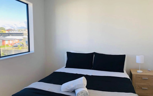 Modern & Luxurious Home 3