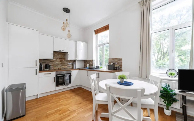 Period Flat in Islington With Modern Charm