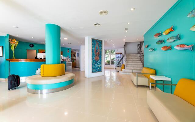 Apartment with shared pool, near the beach