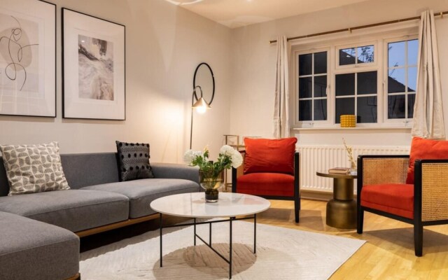The Wycombe House - Inviting 5bdr House With Garden