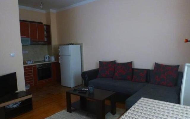 Roman Gardens Studio Apartment