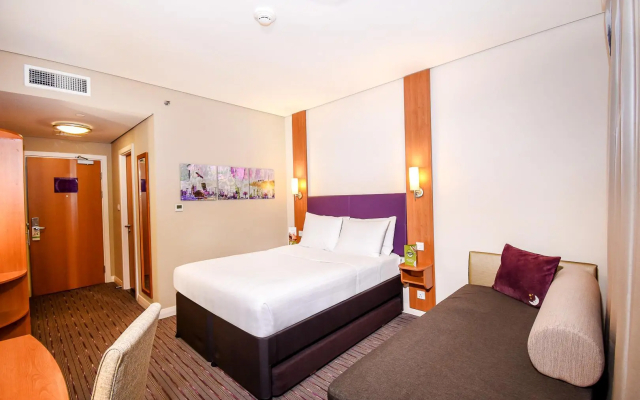Premier Inn Abu Dhabi Airport (Business Park)