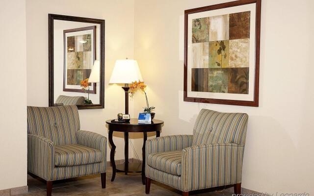 Candlewood Suites Tallahassee, an IHG Hotel