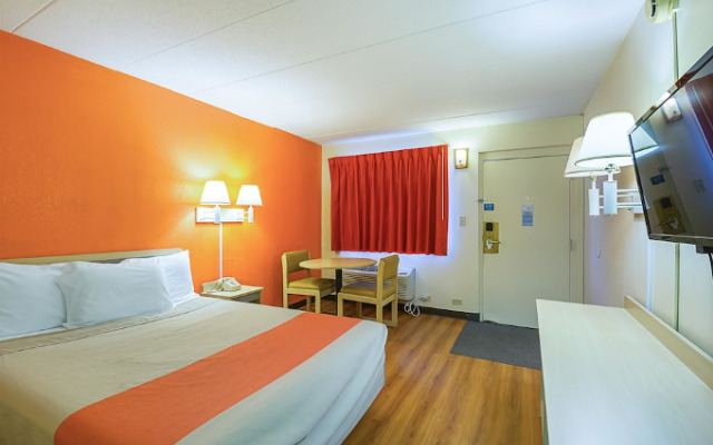 Motel 6