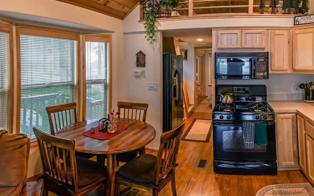 #45 The Cabins at Hyatt Lake-sleeps 4