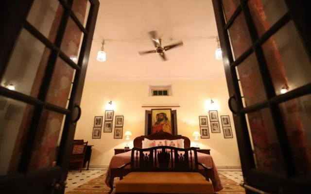 Roop Niwas Kothi, Near Mandawa