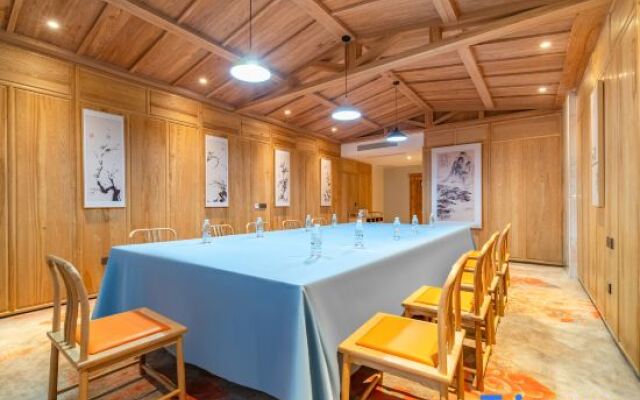 Oukai Impression Hotel (Nanyang Jiangying Airport Binhe Avenue Branch)