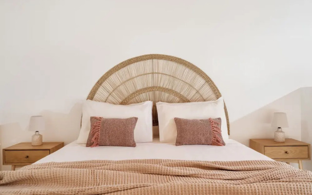 Alyria Sea Side Suites