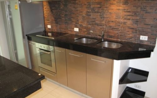 Kata Hill Seaview Apartment