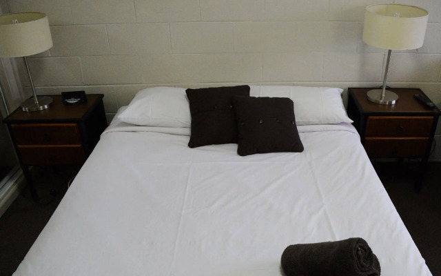 Rosebud Motel