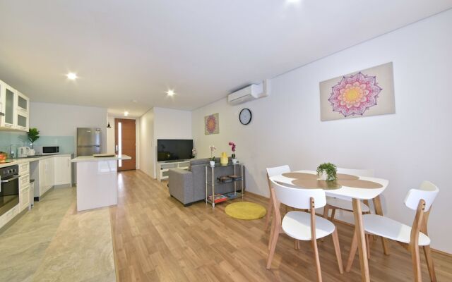 Belmont apartment near Perth City 3404