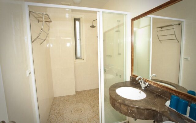 Sunshine Sea View B&B