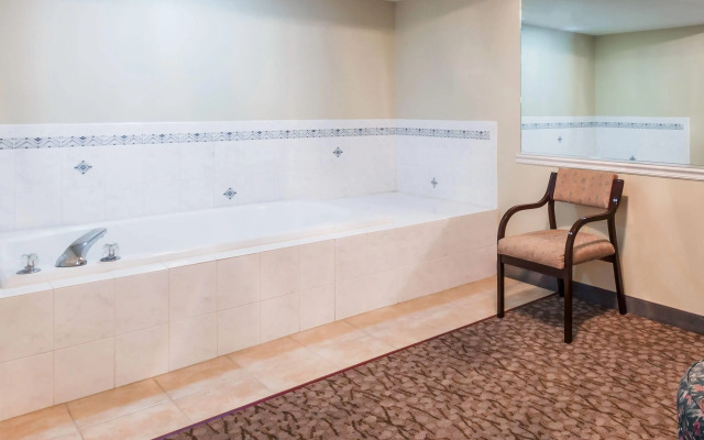 Wingate by Wyndham - Joliet