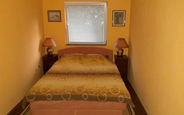 Modern&Cozy Bosnian house with GARDEN+FREE parking
