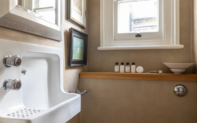 Lilyville Road III by Onefinestay