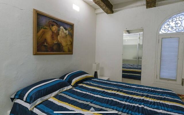 Luxury Large Apartment With Colonial Balcony