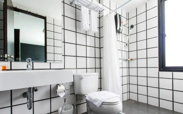 B2 Phuket Boutique & Budget Hotel
