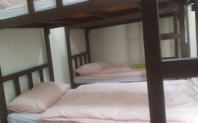 First Inn On Nut - Hostel