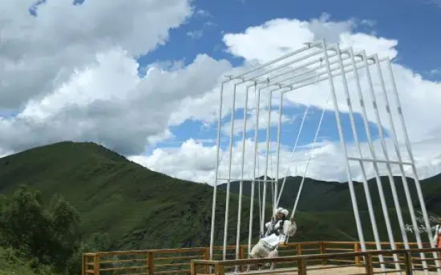 LUOBUXINGGUANNGYINGDIJIUDIAN(KANGDINGXINDUQIAODIAN)