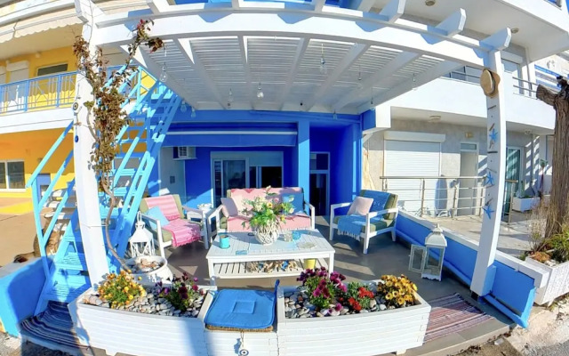 Beach Shack Studio s&l