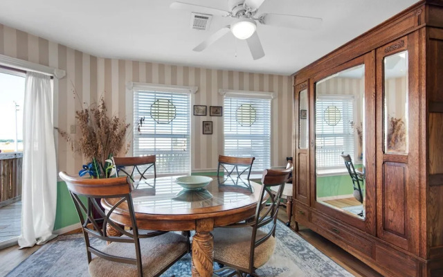 Pelican Point 2 Bedroom Townhouse by RedAwning