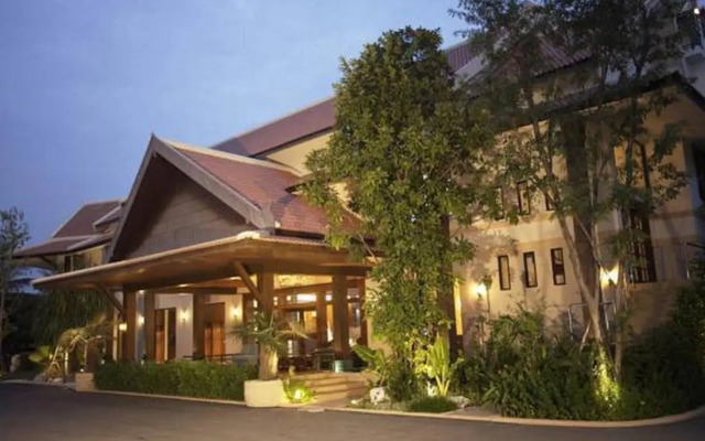 Siam Society Hotel & Resort