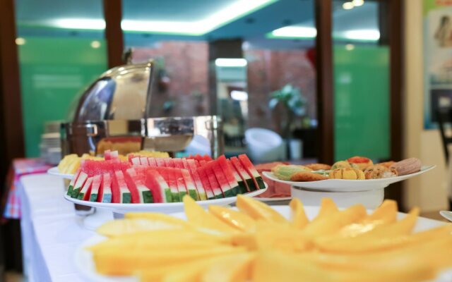 Golden River Hotel