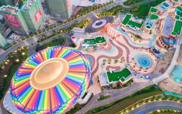 Youxi Resort Hotel (Fuxian Lake Cambrian Happy World）