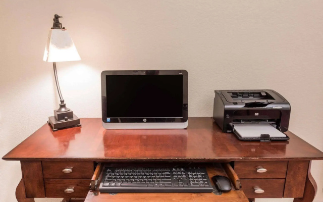 Seasons Inn & Suites Highland