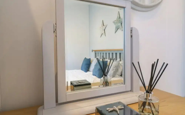 Number 43 The Poplars