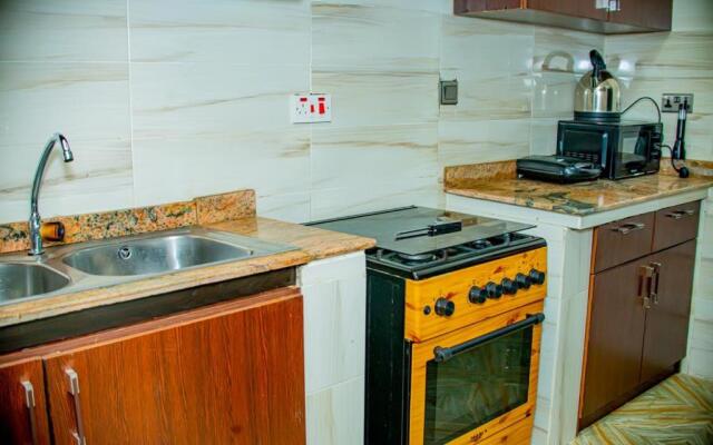 Luxury 3-Bedroom Duplex FAST WIFI & 247Power