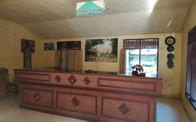 OYO 3303 Penginapan Putri Asih Sawarna – Lobby – Cisolok