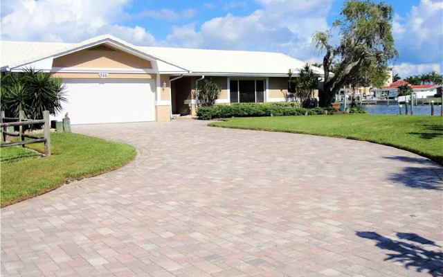 Treasure Island Luxury Intercoastal Home (745)