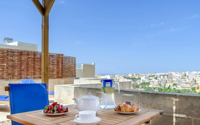 Gozo PH w Private Rooftop Jacuzzi Terrace Views