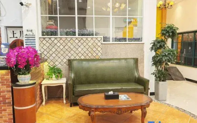 Summer Hotel (Shangchuanfei Beach)