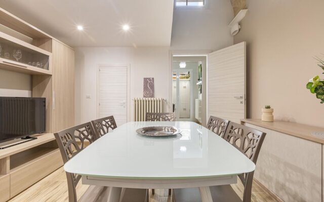 2252 Suite 79 by Barbarhouse