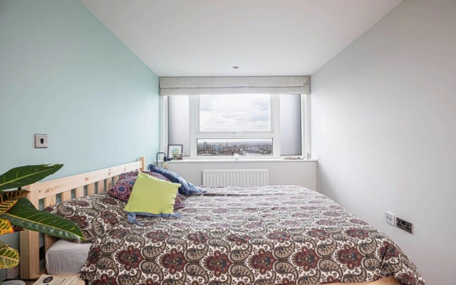 Lovely 2-bed Flat w/ Terrace in Bow, East London