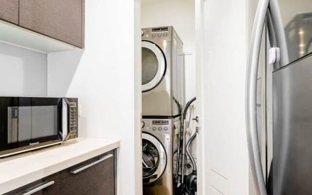 w Stunning 2BR With Terrace in YOO