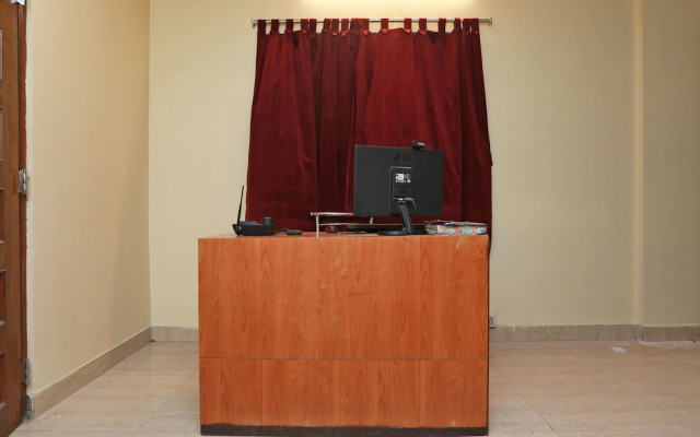 OYO 14818 Sudarshan Apartment