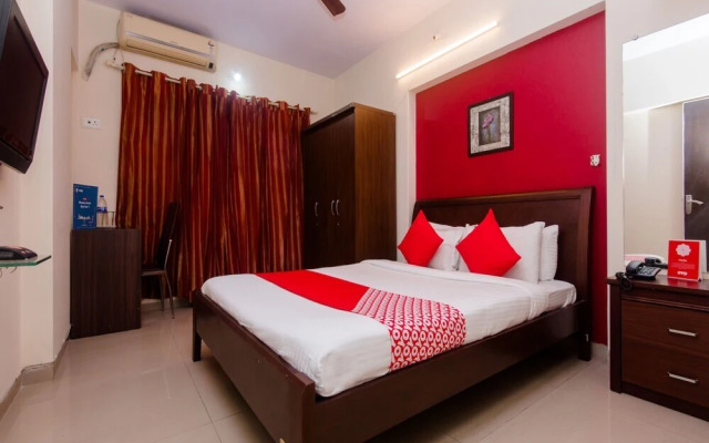 OYO 12082 Om Apartment