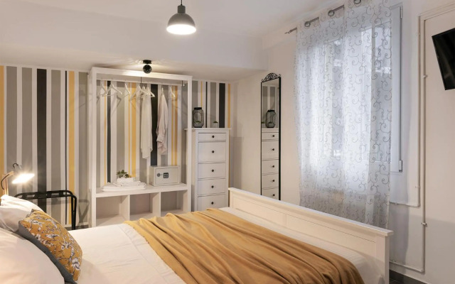 DomusBergamo - Apartment in Historic Street